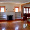 537 GROVE
Living Room